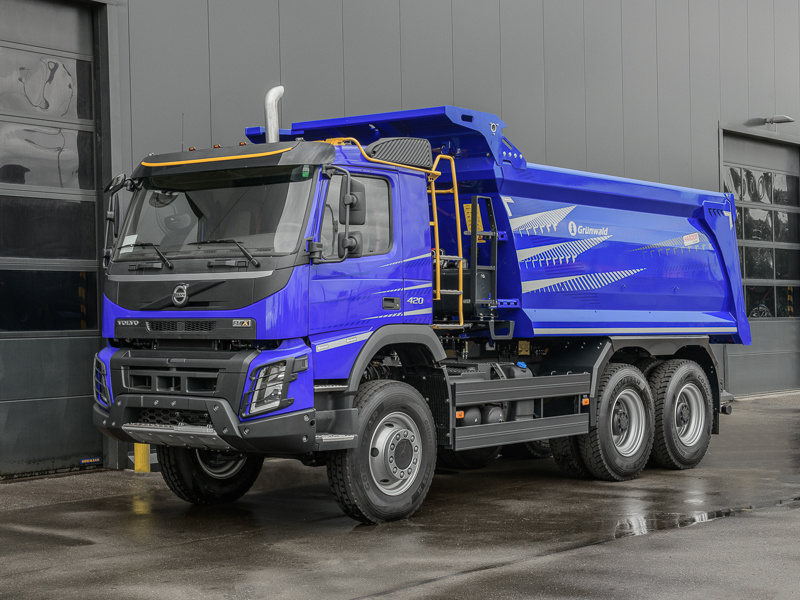 Volvo FMX D13 6x6 с надстройкой Grunwald объемом 16 куб.м.