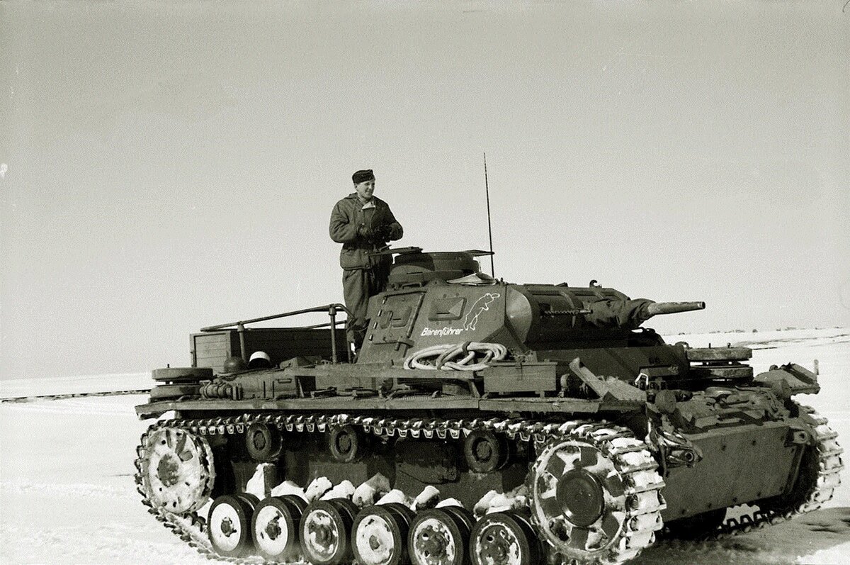 Под москвой 35. Танк PZ 3. Немецкий танк т-3 1941. Т3 танк вермахта. PZ III 1941.