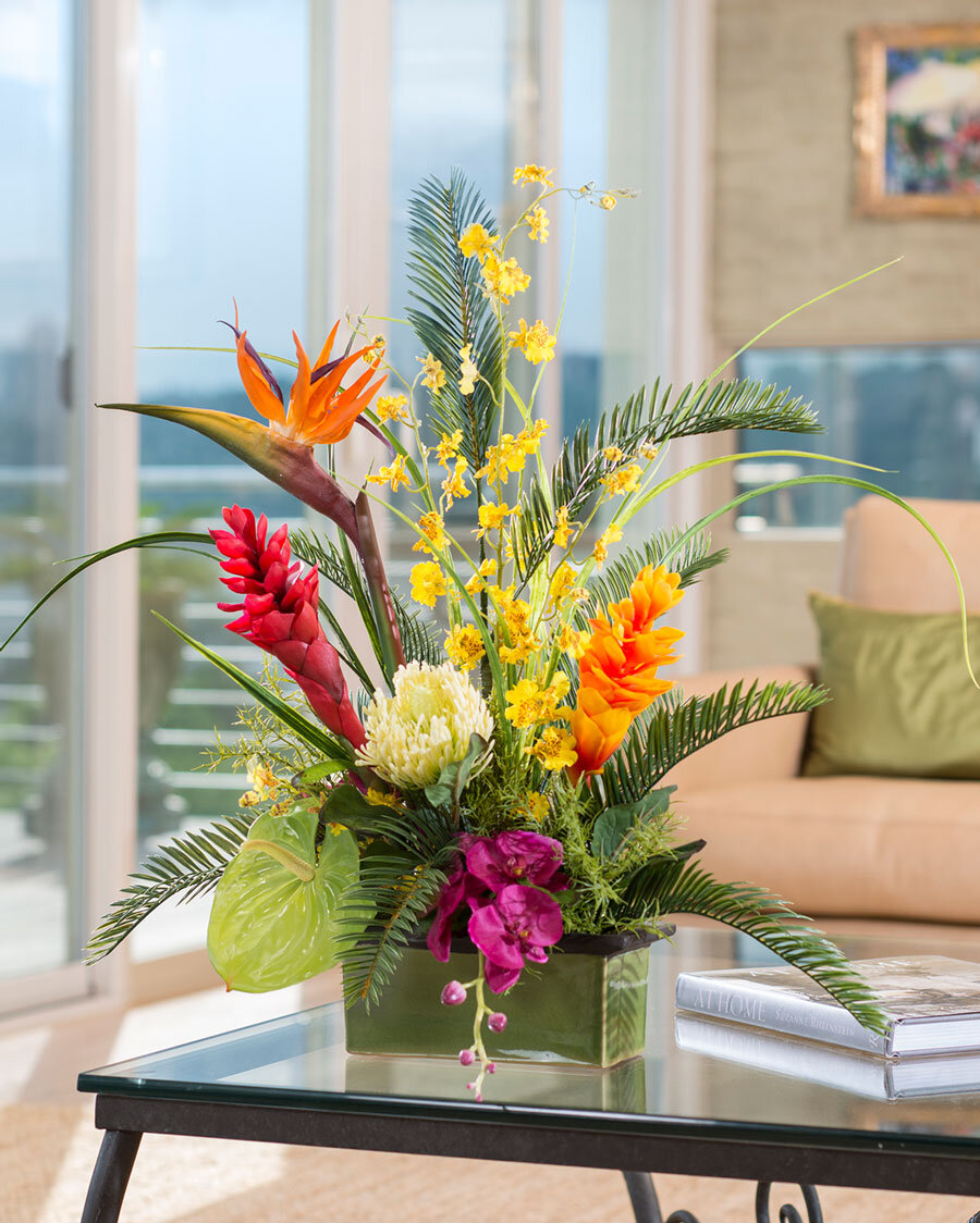 Flower arrangement. Цветочная композиция. Композиция интерьерная. Композиция в интерьере. Композиция из цветов для интерьера.
