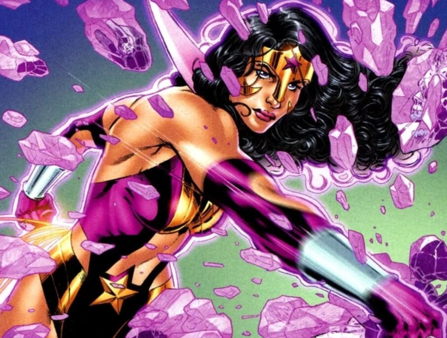 #Чудо-Женщина погибла и стала сначала Черным Фонарем, а затем получила кольцо Звёздного Сапфира, которое вернуло её к жизни.