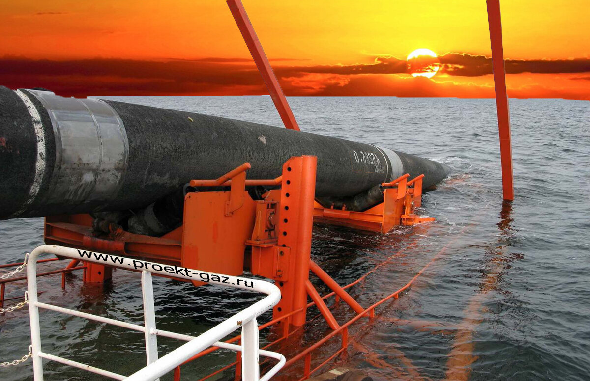 Укладка труб для газопровода "Северный поток-2" на дно Балтийского моря