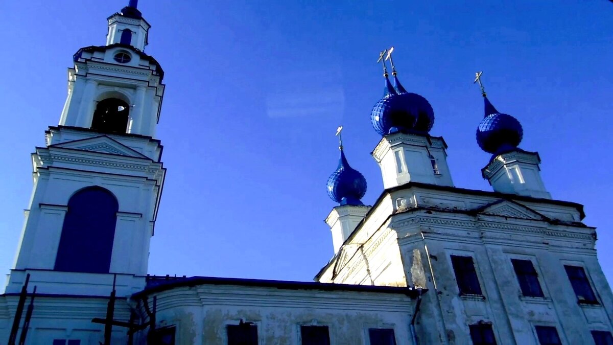 Церковь в селе Шунга Костромского района (фото автора)