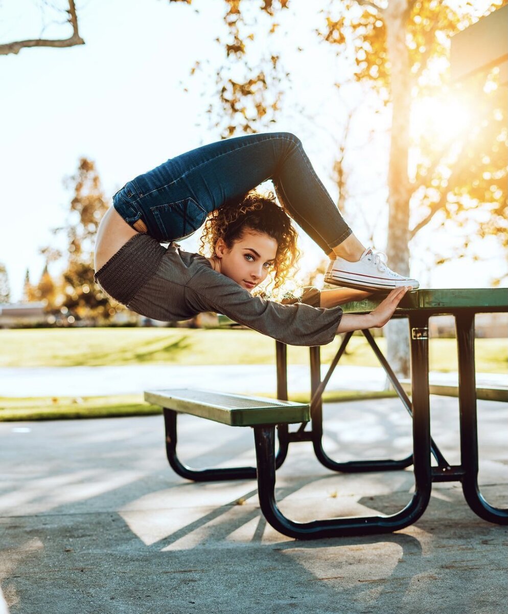 Софи Досси. Софи Досси (Sofie Dossi). Sofie Dossi гибкость. Необычные позы для фотосессии.