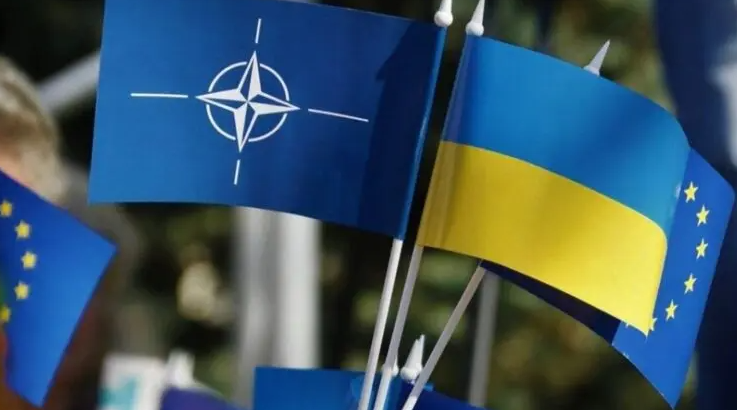 Флаги НАТО и Украины. Фото promoteukraine.org