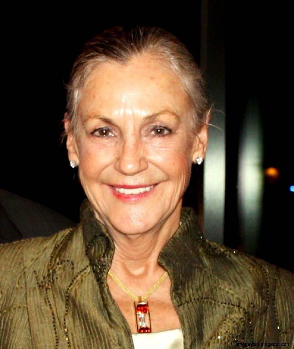 Элис Уолтон, 71 год