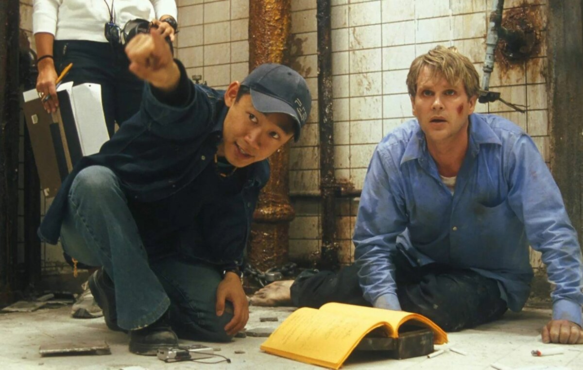 Кадр со съемок фильма «Пила: Игра на выживание» (2004)