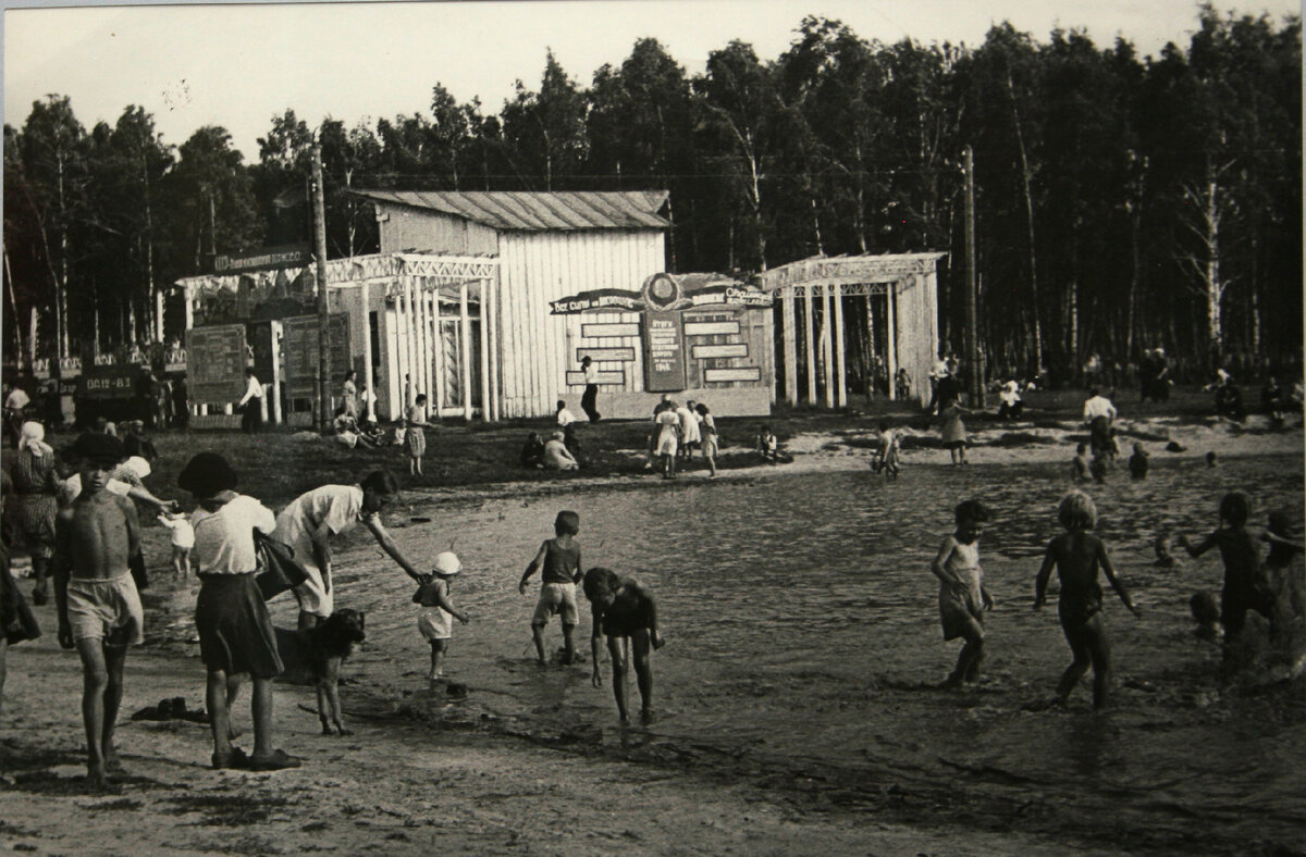 М.И. Фрумгарц Летний кинотеатр "Темп", 1952 г. (?) (из фондов ГМИО)