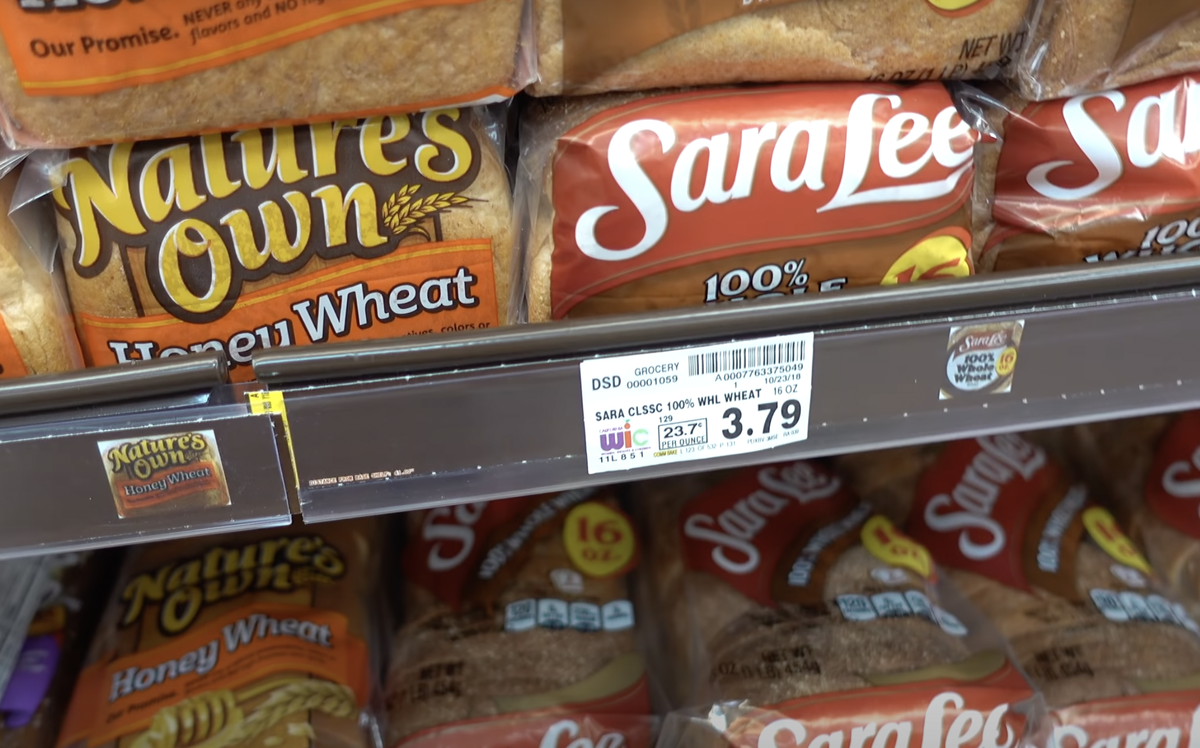 Хранится он очень долго(недели две) и стоит в районе 4-х долларов.