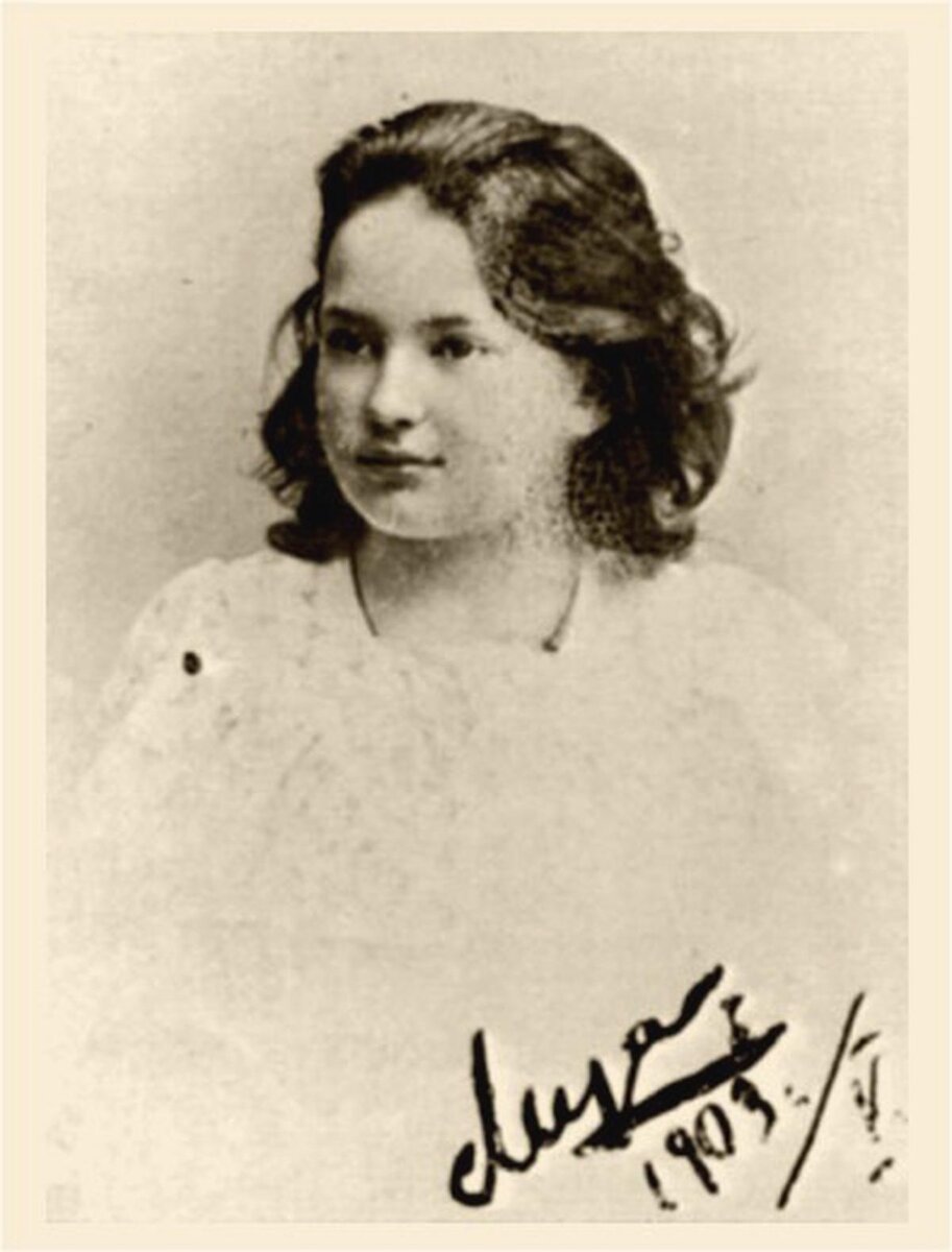 2 Лиза Пиленко в 1903 году https://ru.wikipedia.org/wiki/Мария_(Скобцова)#/media/Файл:Лиза_Пиленко.jpg