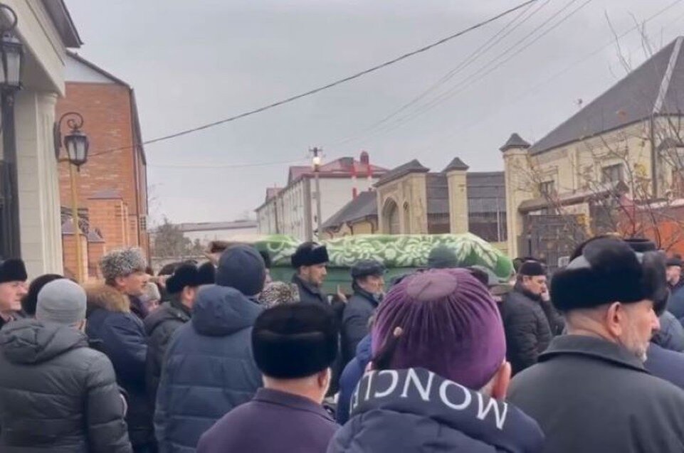     С видным политиком простились в родном селении. Фото: стоп-кадр видео.