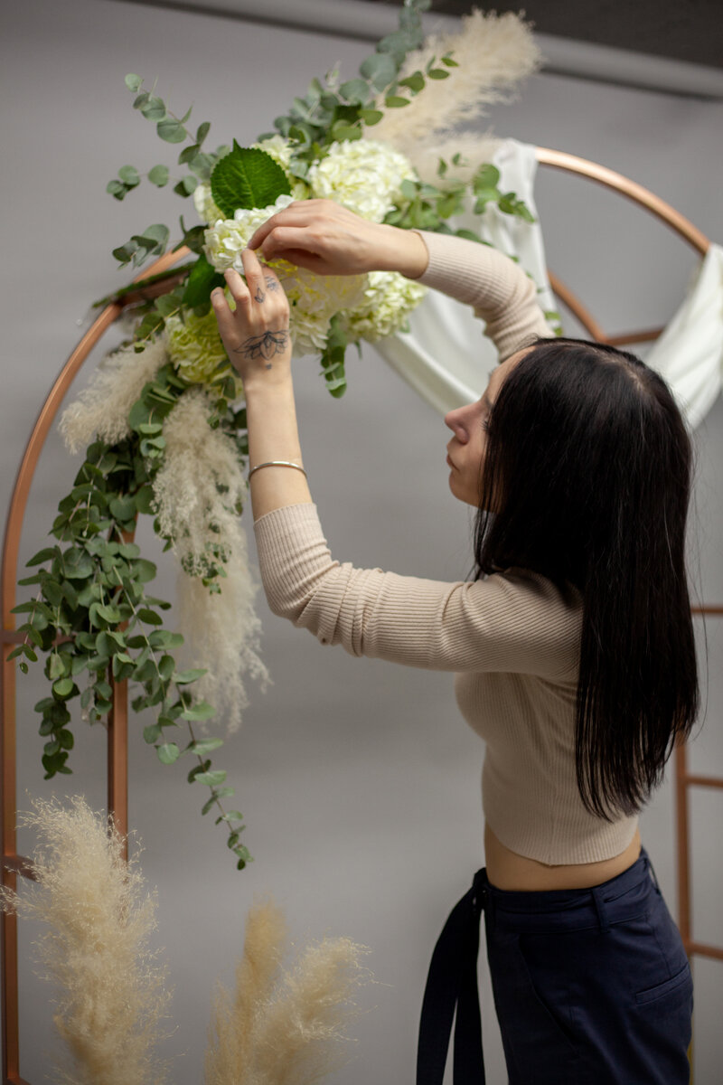 Оформление свадебной арки флористами «Цветы Счастья»