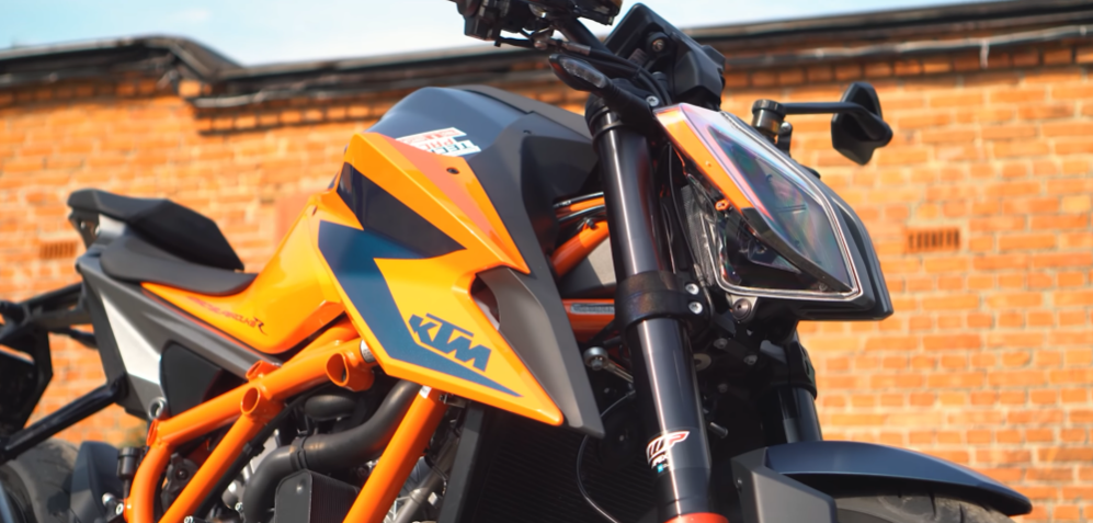 Супермото KTM 1290 super Duke