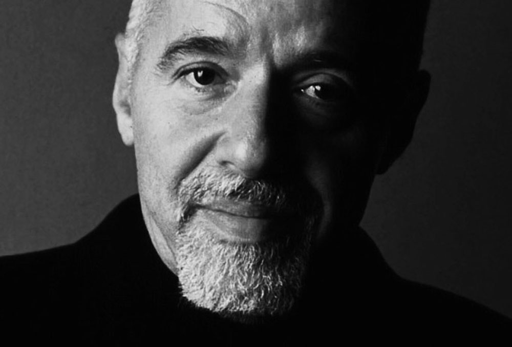 Паоло Коэльо о том, как отличить обеспеченного человека от того, кто ...