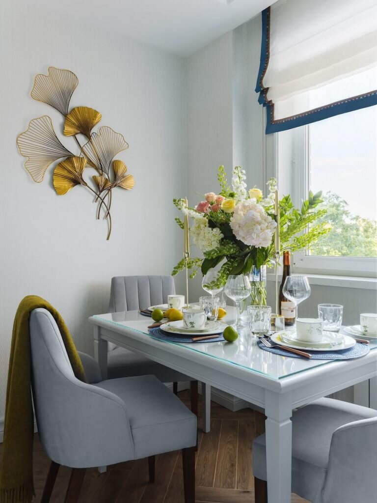 Для мамы и сына. Элегантная квартира в классическом стиле