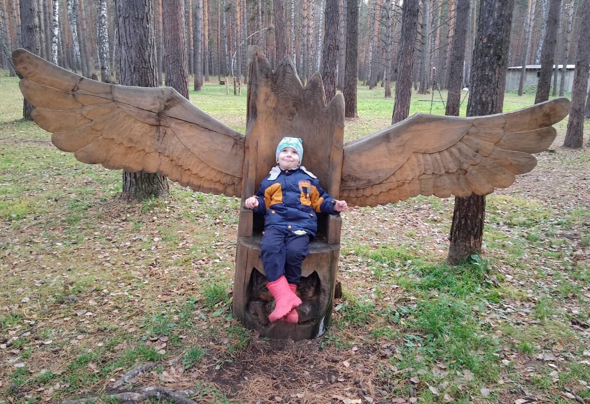 ... что сейчас её носит Вадим. И я до сих пор считаю, что не на все 2,5 тысячи мои дети эту куртку износили! Паша прямо мало поносил её. Мало!