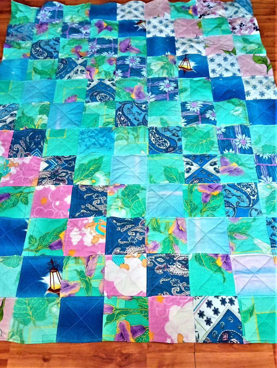 Одеяло второе. Мне нравится больше первого.