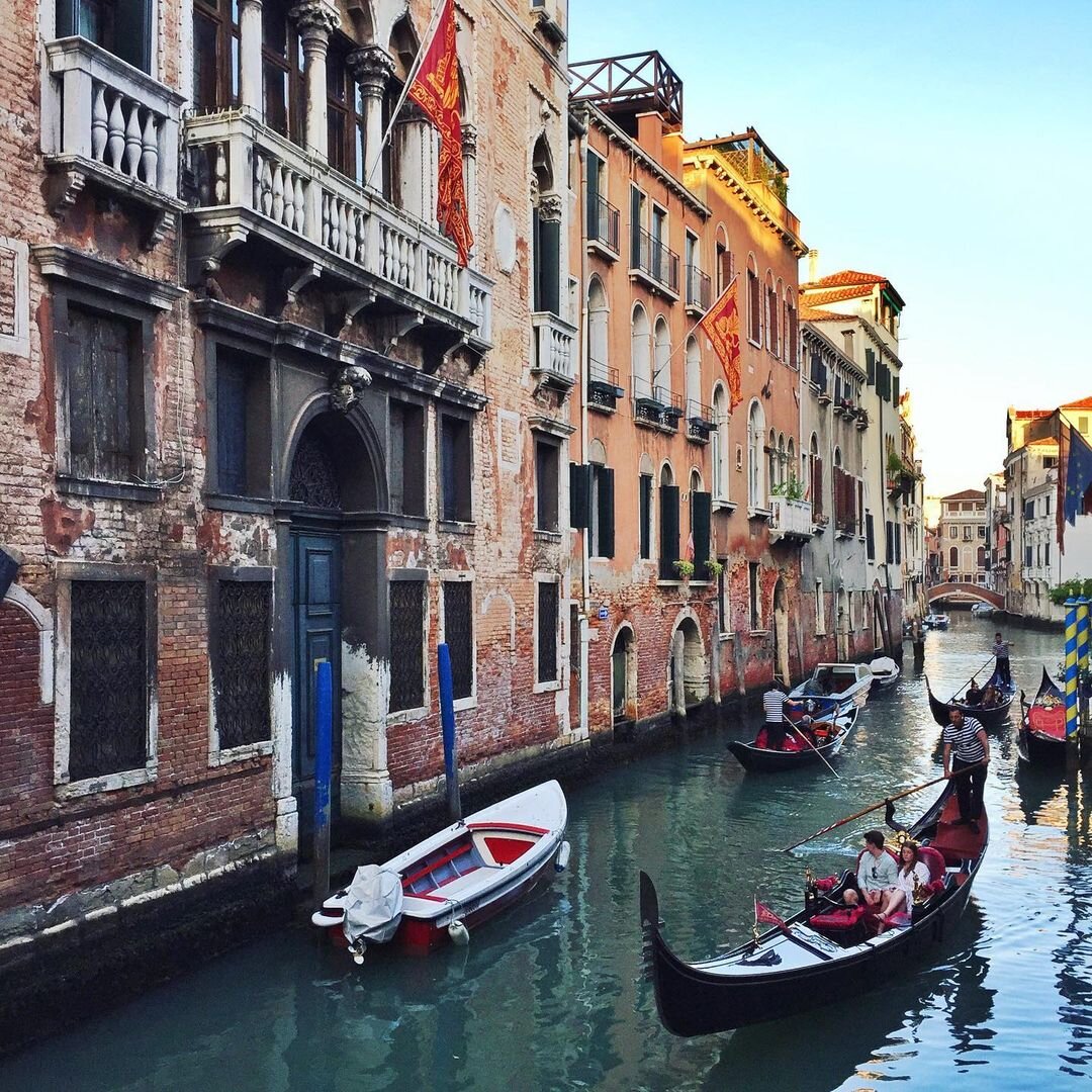 Эта фотопрогулка основана на моих воспоминаниях из поездки в Венецию в 2019 году