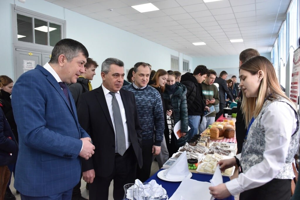    Будущие абитуриенты знакомятся с инновационными разработками Донского ГАУ