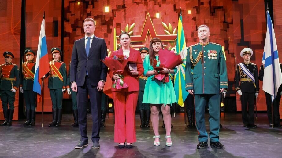     Приглашение на краевое торжественное собрание накануне 23 февраля получили командиры и военнослужащие, отличившиеся при выполнении боевых задач, их семьи, ветераны, а также активисты молодёжных патриотических движений.