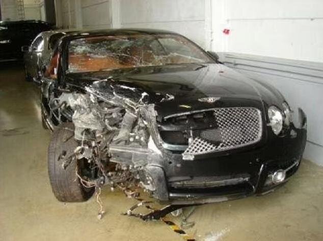     Разбитый Bentley Джона Джонса