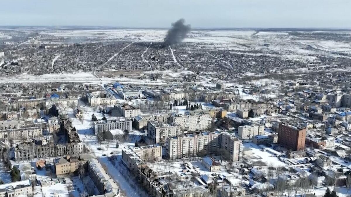    Дым на месте боев в Артемовске (Бахмуте)© AP Photo
