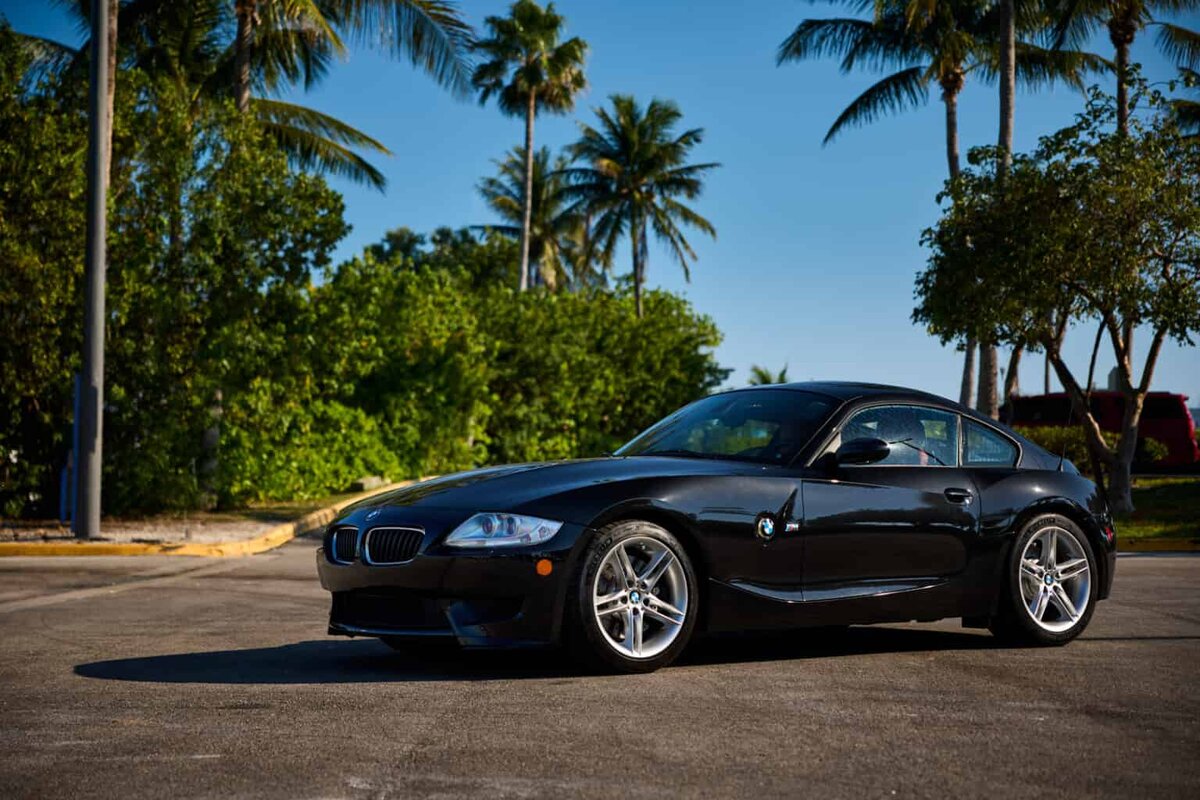 BMW z4 Black Coupe