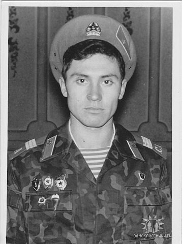 Командир нашего отделения Вова Бобынин