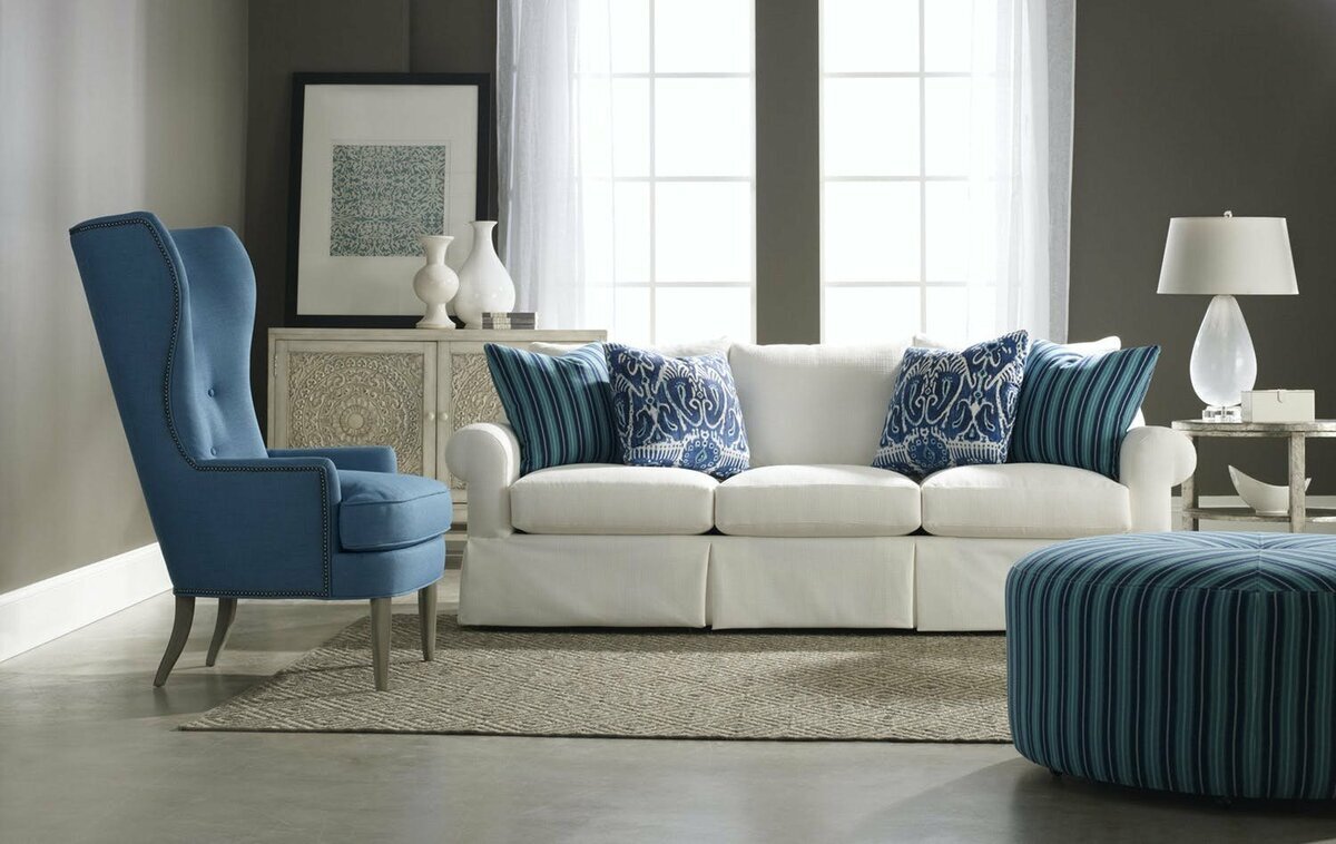 Серый диван в современном стиле