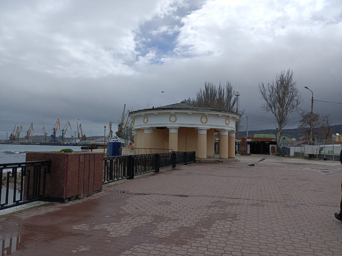 Ротонда на Набережной