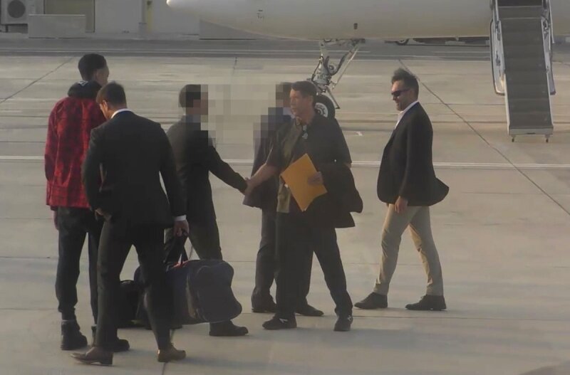 Обмен ранее осужденной в РФ гражданки США Бриттни Грайнер на отбывавшего наказание в США российского бизнесмена Виктора Бута в аэропорту Абу-Даби. / фото: РИА Новости