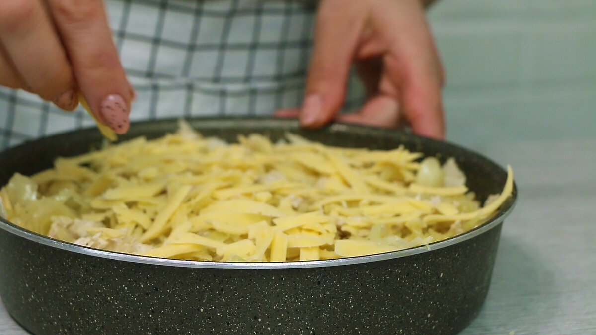 А давайте из лаваша приготовим вкусный и простой пирог. Из лаваша мне очень нравятся пироги, не нужно готовить тесто, можно использовать как сладкую начинку, так и солёную.-7