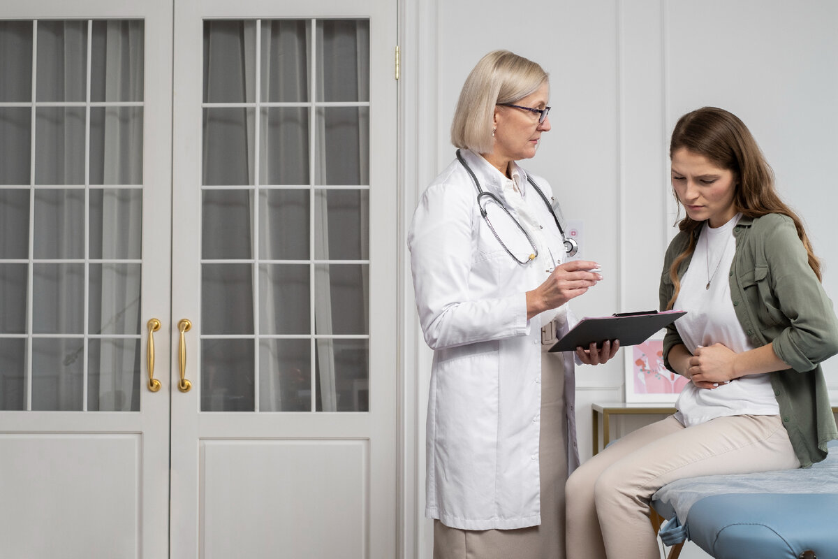 Image by <a href="https://www.freepik.com/free-photo/medium-shot-doctor-patient-chatting_24799406.htm#query=%D0%BF%D1%80%D0%B8%D0%B5%D0%BC%20%D1%83%20%D0%B2%D1%80%D0%B0%D1%87%D0%B0&position=21&from_view=search&track=ais">Freepik</a>