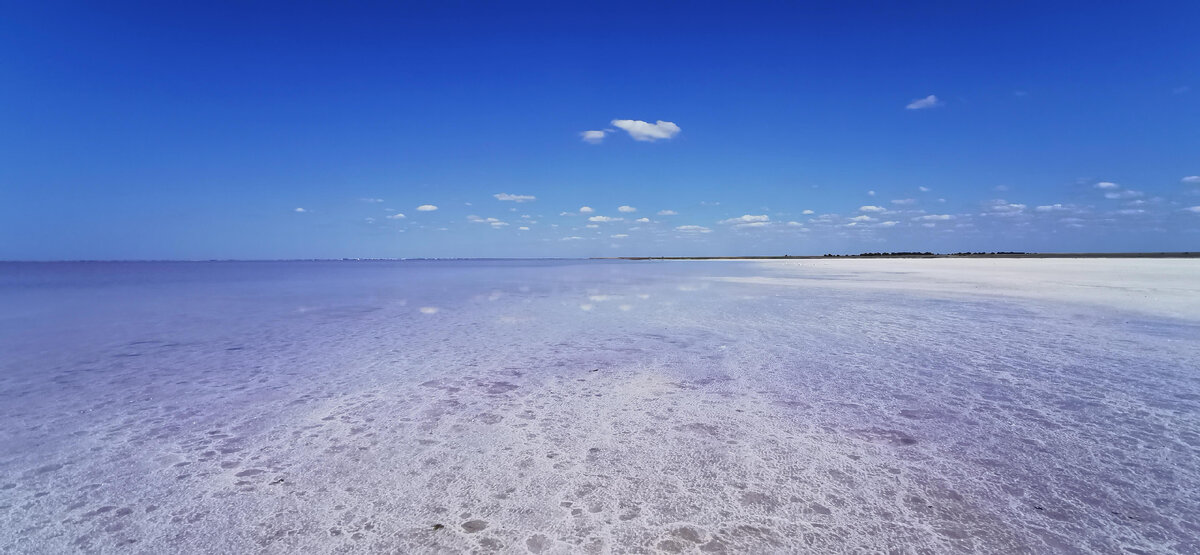 Виды озера со степи - самой мелководной его части 