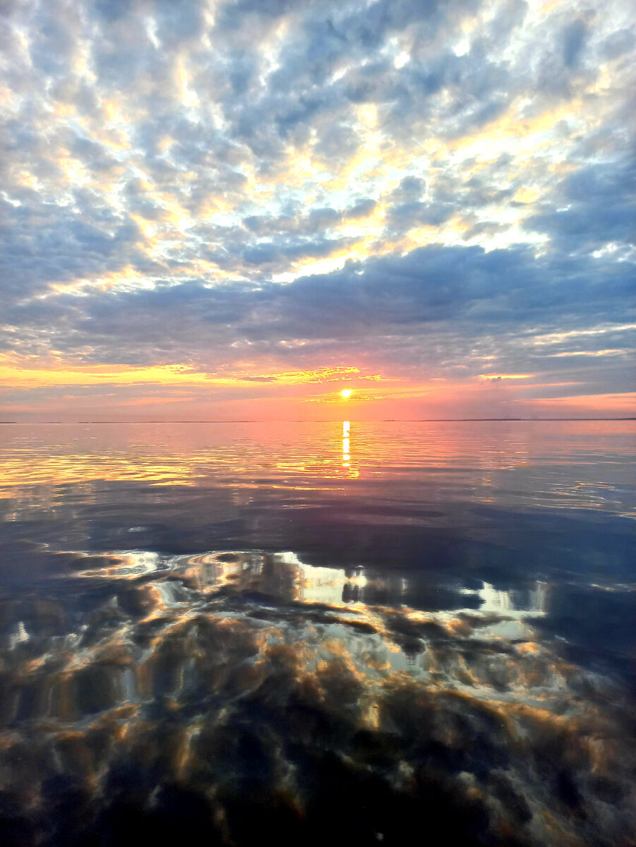Закат на Рыбинском водохранилище