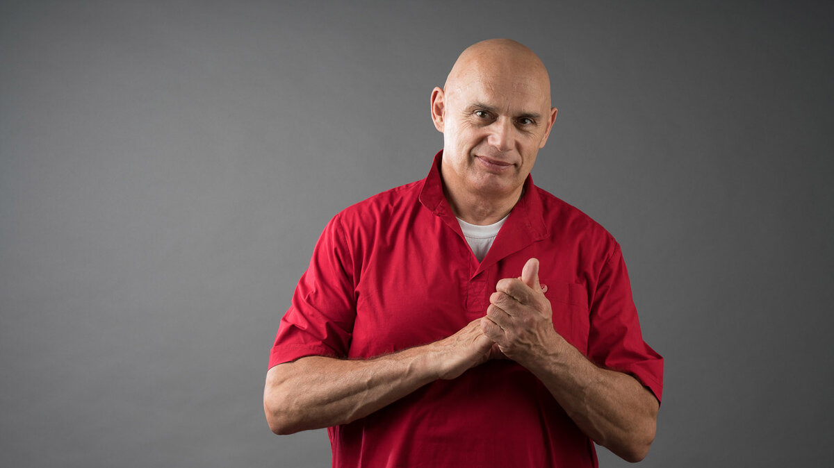 Доктор Бубновский ответил: правда ли для лечения суставов пожилым людям ...