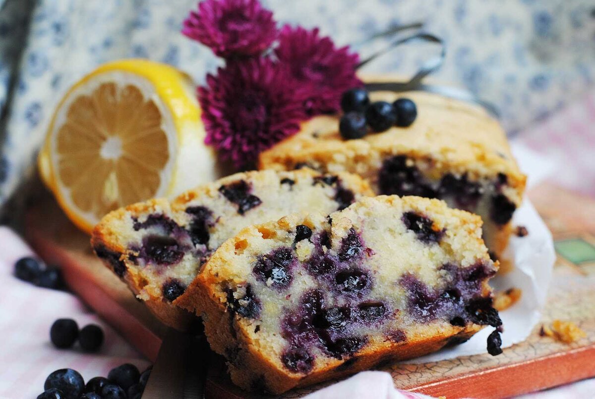 Автор и правообладатель данного изображения: https://honey-way.ru/cakes-2/tort-cernika-limon-recept-s-foto-posagovo.html