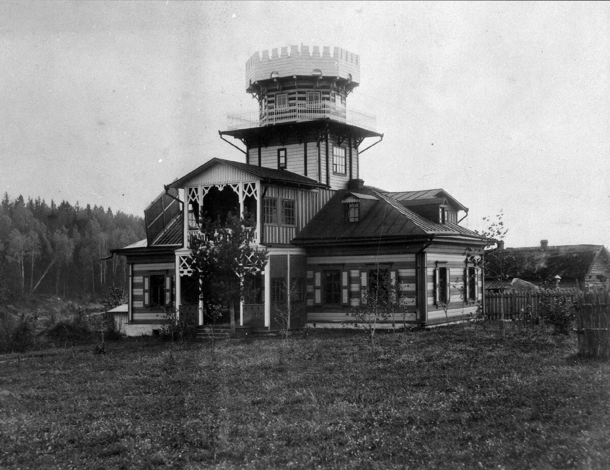 Неизвестный фотограф
Дом И. Е. Репина в его усадьбе «Здравнево»
1890-е
Фотография
НИМ РАХ