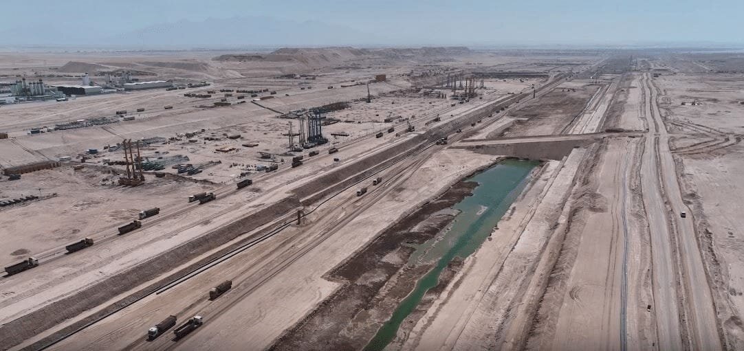    Строительство города-мегаполиса «Зеркальная линия» / © Neom