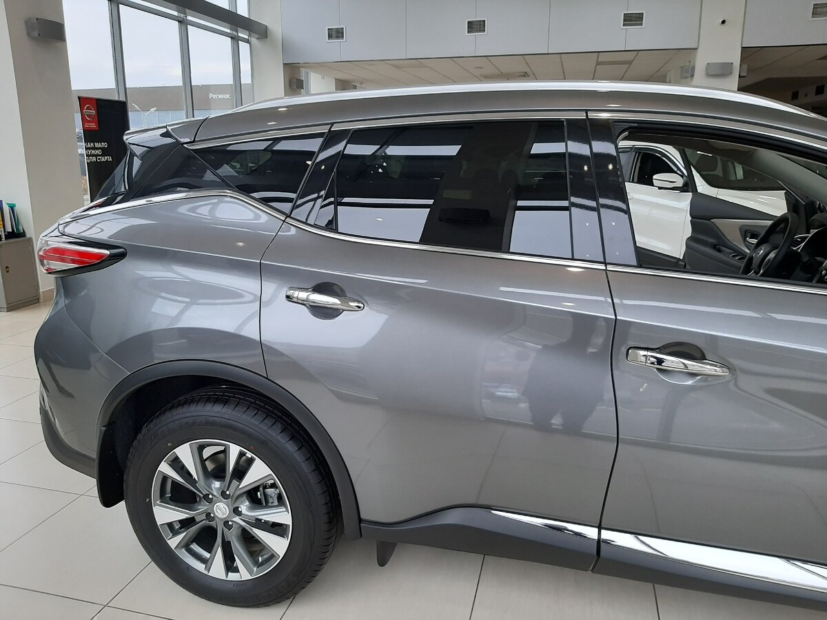 Nissan Murano 2021  - вид в профиль