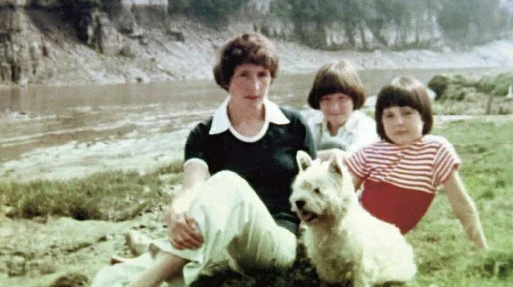 Джоан с семьей