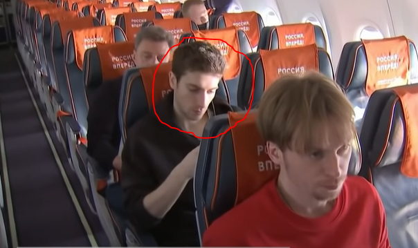 Что Морис, выступающий за Грузию, делает на рейсе национальной команды России?