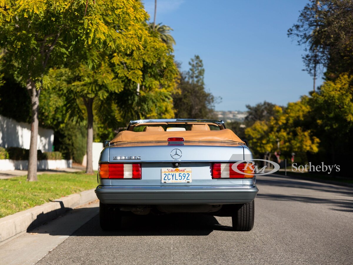 Mercedes-Benz 560 SEC 1986 года, продан на Sotheby's