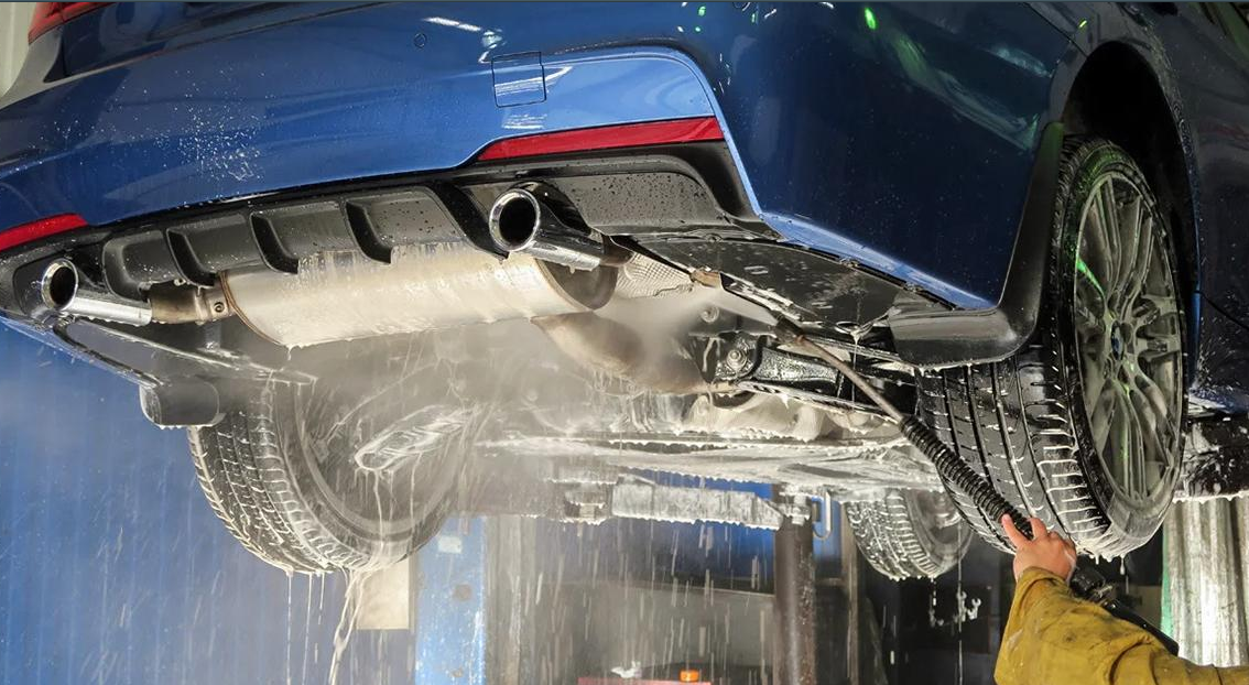 Надо ли мыть днище автомобиля после зимы ⁉