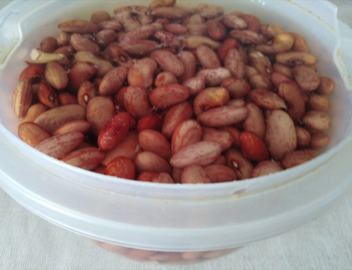 Вымачиваем фасоль минимум 12 часов.