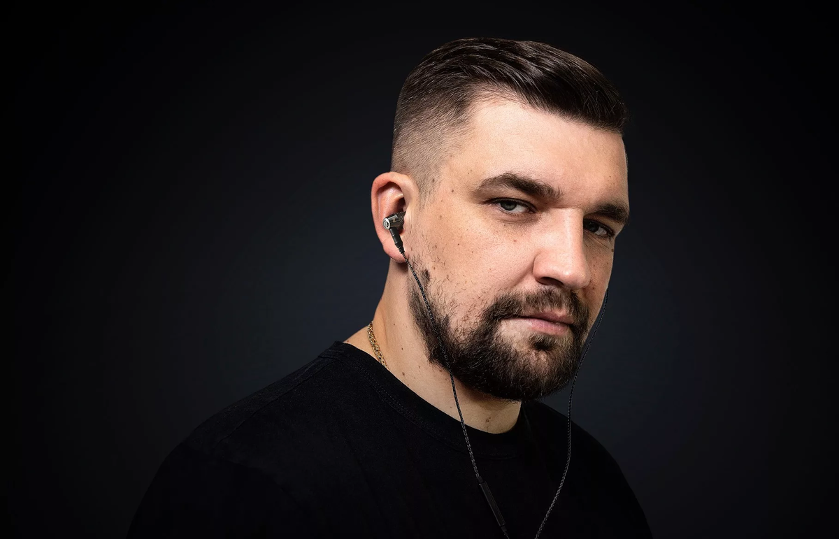                                                   Баста. Зарабатывает  6,6 млн. дол.