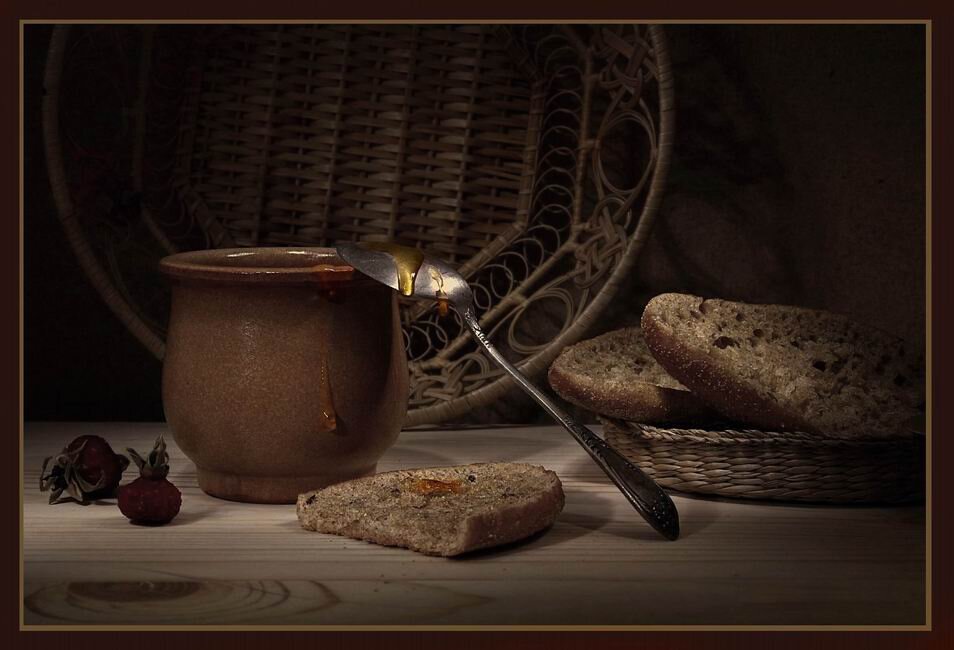 Довольствоваться малым  - дело большое.