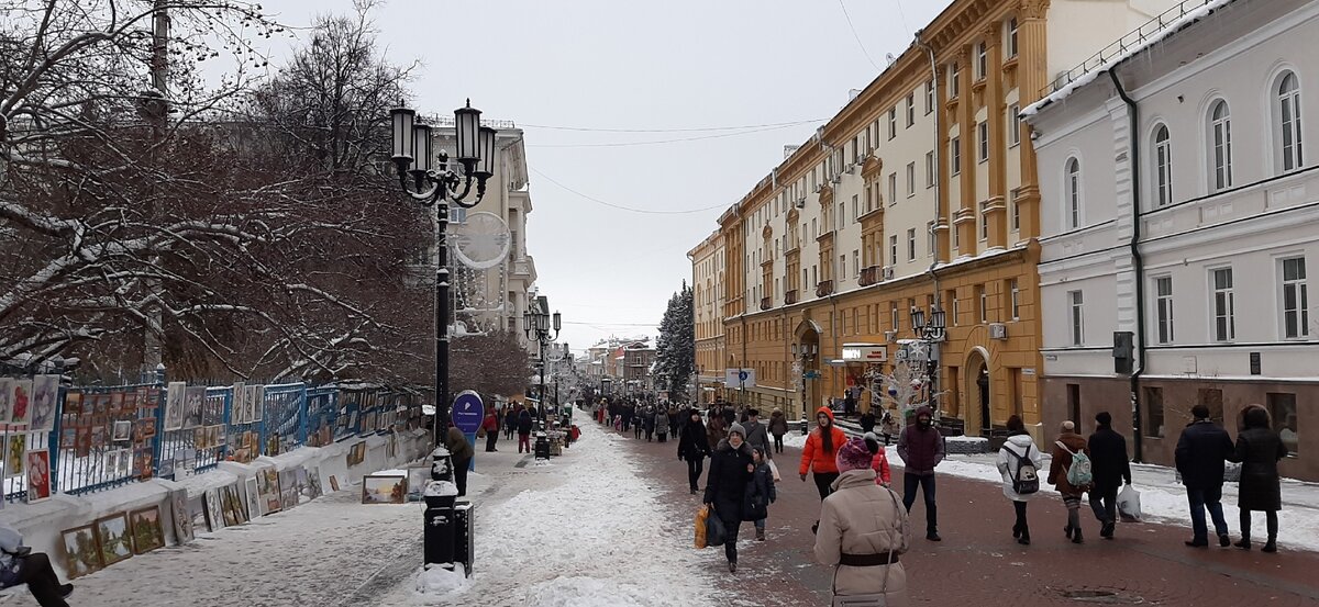 Большая Покровская вниз от Университетского переулка. Январь 2021 г.