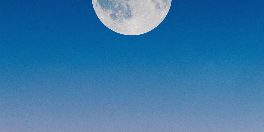 Понедельник - день Луны