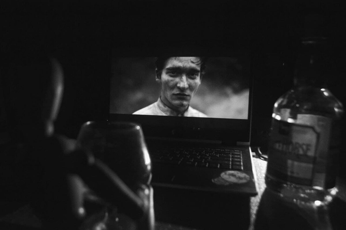 Матвей Лыков в клипе "I Love You" группы Woodkid