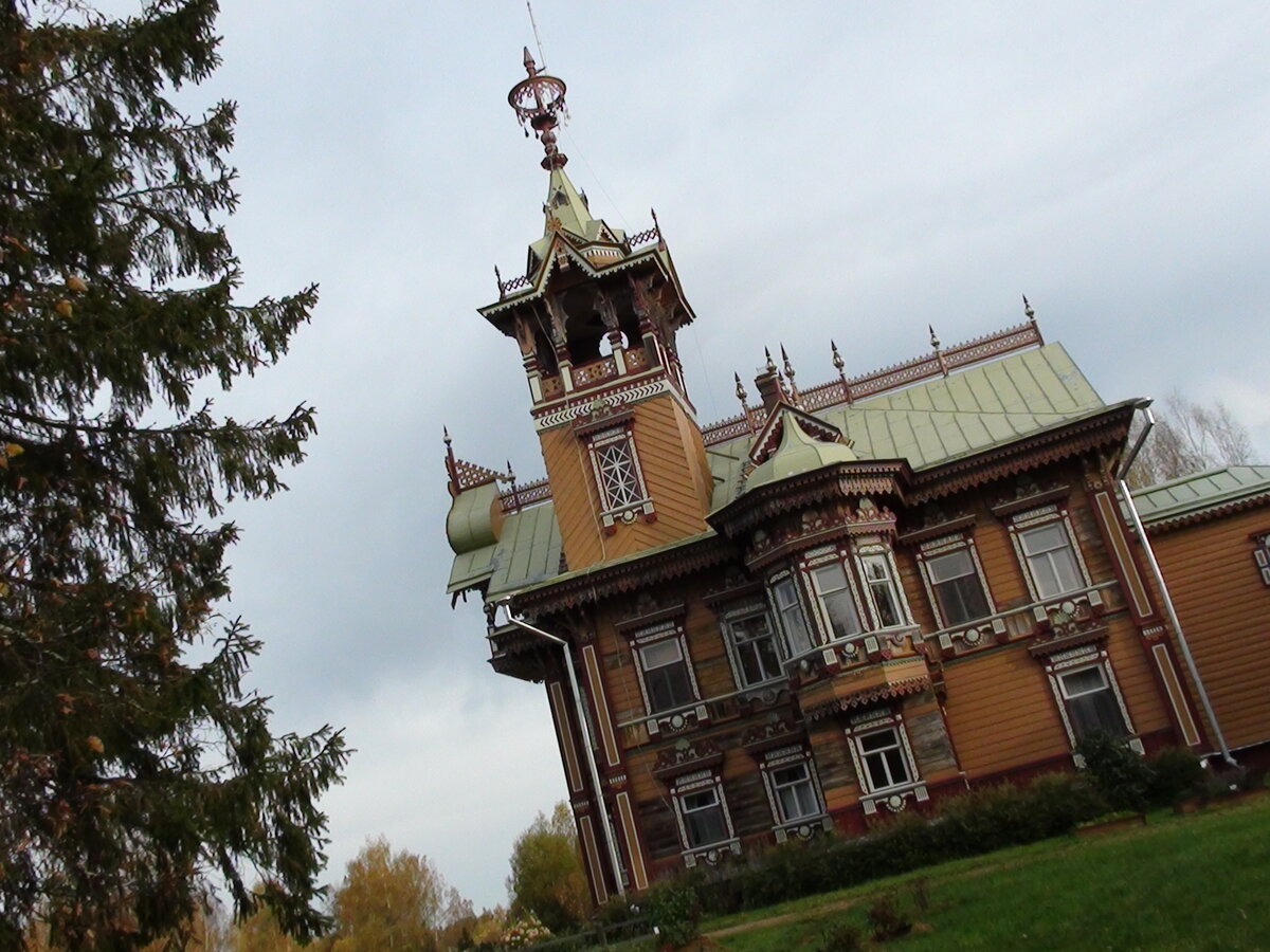 Костромской терем. Лесной Терем Асташово в Костромской области. Терем в Осташево Костромская область. Терем Чухлома Асташево. Мартьян Сазонов Терем в Костромской области.